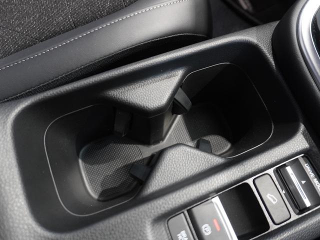 ヴェゼル ｅ：ＨＥＶＺ　ワンオーナー車　禁煙車　ホンダコネクテッドディスプレイナビ　フルセグ　Ｂｌｕｅｔｏｏｔｈ　スマホ連携　ＬＥＤヘッドライト　ＥＴＣ前後ドライブレコーダー前後センサー　１８インチアルミホイールパドルシフト（62枚目）