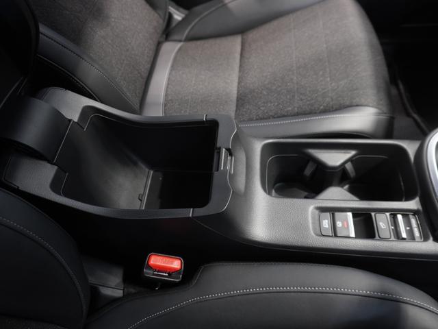 ヴェゼル ｅ：ＨＥＶＺ　ワンオーナー車　禁煙車　ホンダコネクテッドディスプレイナビ　フルセグ　Ｂｌｕｅｔｏｏｔｈ　スマホ連携　ＬＥＤヘッドライト　ＥＴＣ前後ドライブレコーダー前後センサー　１８インチアルミホイールパドルシフト（64枚目）