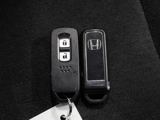 N-ONE プレミアム ワンオーナー 禁煙車 ギャザーズCDチューナー ホンダセンシング LEDヘッドライト フォグランプ フロントヒーターシート サイド・カーテンエアバック クルーズコントロール 本革巻きステアリング(3枚目)