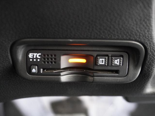 ヴェゼル Ｘ・ホンダセンシング　ワンオーナー車　禁煙車　ギャザーズメモリーナビ　フルセグ　ＣＤ／ＤＶＤ　ミュージックラック　ホンダセンシング　ＬＥＤヘッドライト　ＥＴＣ　クルーズコントロール　１６インチアルミホイール　Ｒカメ　ＡＢＳ（4枚目）