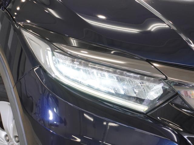 ヴェゼル Ｘ・ホンダセンシング　ワンオーナー車　禁煙車　ギャザーズメモリーナビ　フルセグ　ＣＤ／ＤＶＤ　ミュージックラック　ホンダセンシング　ＬＥＤヘッドライト　ＥＴＣ　クルーズコントロール　１６インチアルミホイール　Ｒカメ　ＡＢＳ（8枚目）