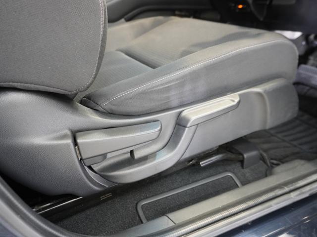 ヴェゼル Ｘ・ホンダセンシング　ワンオーナー車　禁煙車　ギャザーズメモリーナビ　フルセグ　ＣＤ／ＤＶＤ　ミュージックラック　ホンダセンシング　ＬＥＤヘッドライト　ＥＴＣ　クルーズコントロール　１６インチアルミホイール　Ｒカメ　ＡＢＳ（17枚目）