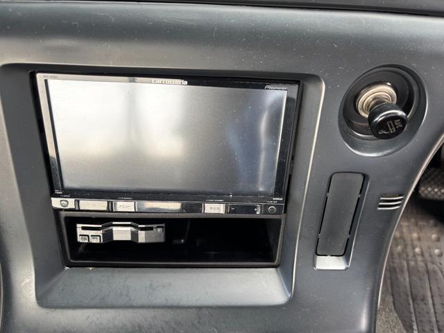 ギガ トラクターヘッド 3軸2デフ 8速MT 520馬力 2軸カプラー型式CD-2000(カプラーオフセット175mm)第5輪荷重18トン ワンオーナー 大型牽引車 社外ナビ ETC(14枚目)