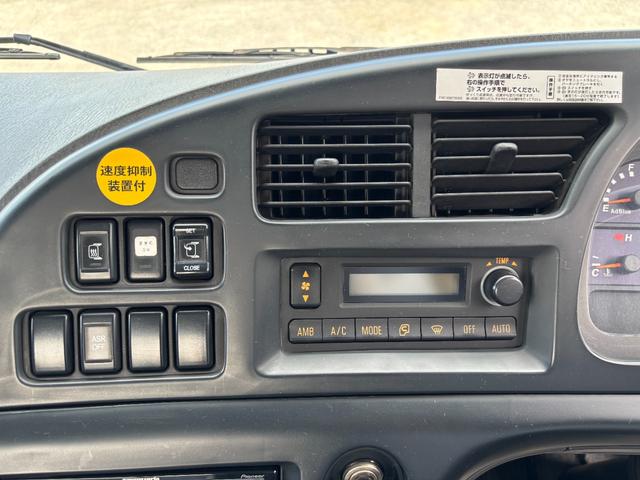 ギガ トラクターヘッド 3軸2デフ 8速MT 520馬力 2軸カプラー型式CD-2000(カプラーオフセット175mm)第5輪荷重18トン ワンオーナー 大型牽引車 社外ナビ ETC(15枚目)
