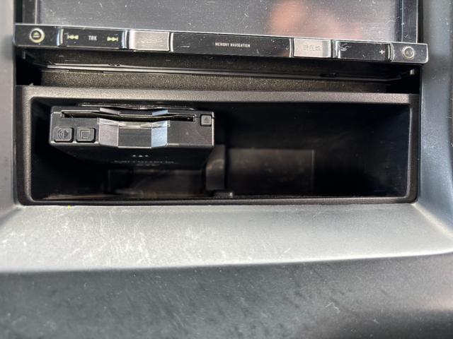 ギガ トラクターヘッド 3軸2デフ 8速MT 520馬力 2軸カプラー型式CD-2000(カプラーオフセット175mm)第5輪荷重18トン ワンオーナー 大型牽引車 社外ナビ ETC(17枚目)