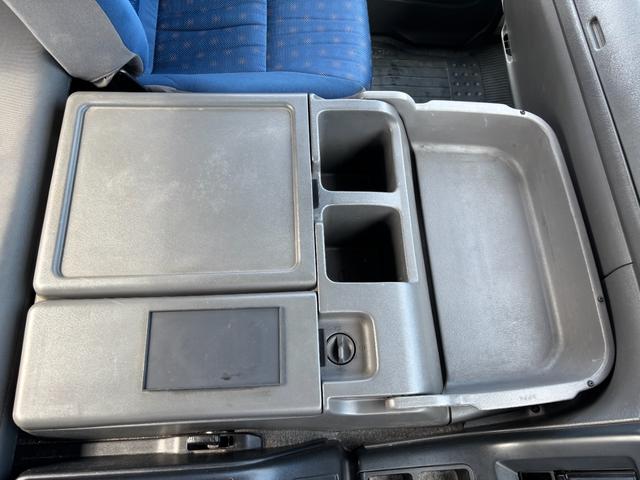 ギガ トラクターヘッド 3軸2デフ 8速MT 520馬力 2軸カプラー型式CD-2000(カプラーオフセット175mm)第5輪荷重18トン ワンオーナー 大型牽引車 社外ナビ ETC(24枚目)