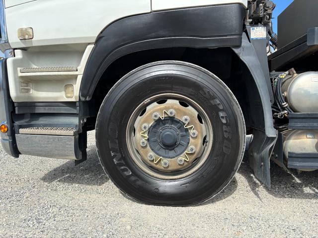 ギガ トラクターヘッド 3軸2デフ 8速MT 520馬力 2軸カプラー型式CD-2000(カプラーオフセット175mm)第5輪荷重18トン ワンオーナー 大型牽引車 社外ナビ ETC(67枚目)