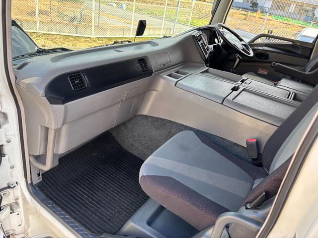 スーパーグレート 重機回送車（大型）クレーン付き　セルフ４段ダダノ製クレーン２．９３ｔ吊り・ラジコン付き・フジタボディ・ハイジャッキ・ウインチ付き・２デフ・木床・手動あゆみ・積載１１．８ｔ・ワンオーナー・フルセグＴＶ・ナビ・ＤＶＤ／ＣＤ・ＥＴＣ付き（37枚目）