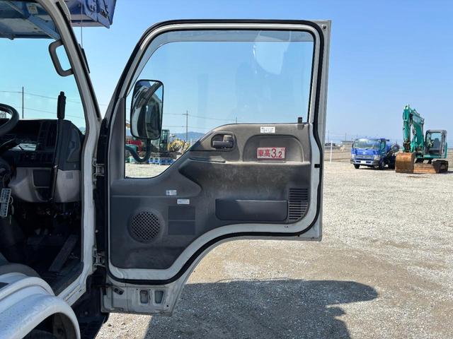 エルフトラック 　高所作業車・タダノ製ＡＴ－１７０－１－４１０１２　１７ｍ仕様　走行５４，１００ｋｍ　５，７４１時間　作業半径１２．８ｍ　バケット積載荷重２００ｋｇ又は２名（21枚目）