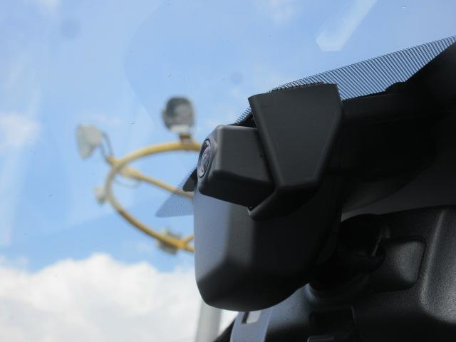 フォレスター Ｐｒｅｍｉｕｍ　アイサイト　ＳＤ地デジナビ　ドラレコ　ＥＴＣ　バックカメラ　サイドカメラ　フロントカメラ　ＳＲＨ　ＡＶＨ　ＶＤＣ　Ｘ－ＭＯＤＥ　フォグランプ　リヤビークルディデクション　パドルシフト　オートライト　スペアタイヤ　　ステアリングヒーター（16枚目）