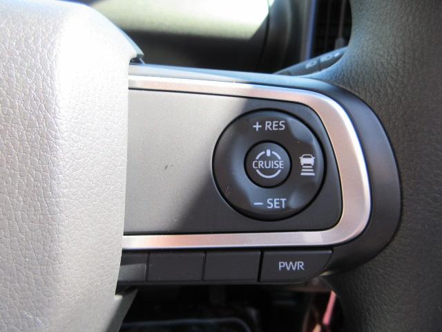 全車速追従機能付ＡＣＣスイッチ　アクセルペダルを踏まなくても、車間制御モードでは、先行車の車速変化に合わせた追従走行を行い、自動的に加速、減速、停止を行います。高速走行でも、疲労軽減が出来て、大満足。