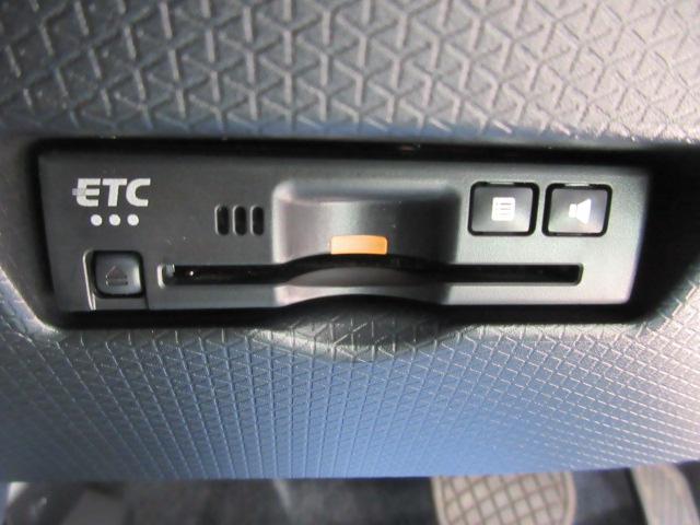 今や必需品のＥＴＣ装備　　料金所でいちいちお財布を出す煩わしい作業がありません。また料金所をノンストップで通過することができます！是非、遠出や旅行へ！快適なお時間を演出致しますよ！