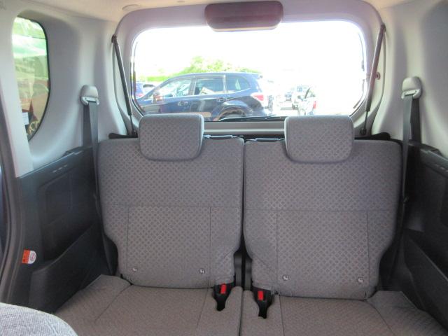 毎日乗っても飽きのこないインテリア。頭上空間も広く、大変快適にお乗りいただけます。