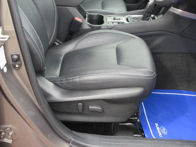 フォレスター プレミアム アイサイト 地デジナビ ETC バックカメラ サイドカメラ SRH AVH VDC X-MODE LEDヘッドライト フォグランプ リヤビークルディデクション パドルシフト オートライト スペアタイヤ ステアリングヒーター アイドリングストップ(36枚目)