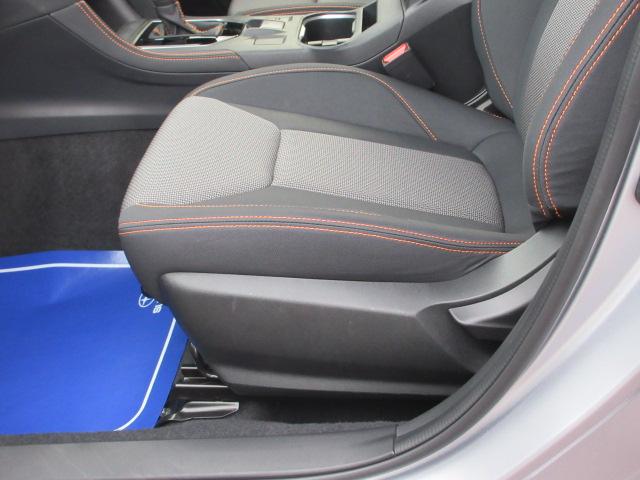 ＸＶ ２．０ｉ－Ｌ　アイサイト　ＳＤ地デジナビ　ドラレコ　ＥＴＣ　バックカメラ　ヒルホールド　ＶＤＣ　ＳＲＨ　リヤビークルディデクション　Ｘ－ＭＯＤＥ　電動パーキングブレーキ　アイドリングストップ　　マルチファンクションディスプレイ　トノカバー　プッシュスタート（28枚目）