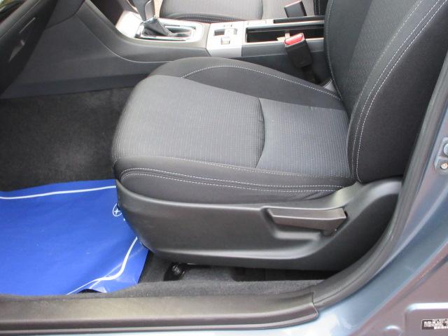 レヴォーグ １．６ＧＴ　ＥｙｅＳｉｇｈｔ　　メモリ地デジナビ　ドラレコ　ＥＴＣ　バックカメラ　　電動パーキングブレーキ　ヒルホールド　ＶＤＣ　アイドリングストップ　マルチファンクションディスプレイ　オートライト　パドルシフト　ＵＳＢ電源　オートエアコン（17枚目）