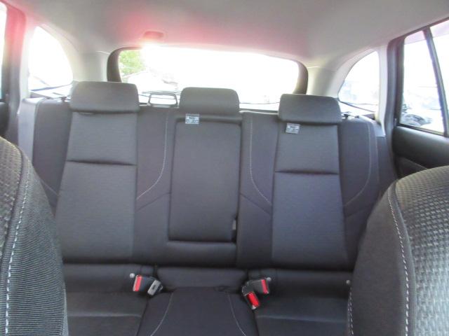 レヴォーグ １．６ＧＴ　ＥｙｅＳｉｇｈｔ　　メモリ地デジナビ　ドラレコ　ＥＴＣ　バックカメラ　　電動パーキングブレーキ　ヒルホールド　ＶＤＣ　アイドリングストップ　マルチファンクションディスプレイ　オートライト　パドルシフト　ＵＳＢ電源　オートエアコン（19枚目）