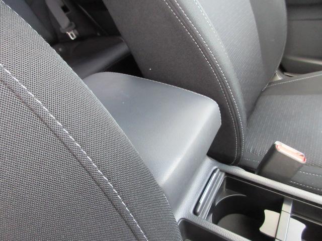 レヴォーグ １．６ＧＴ　ＥｙｅＳｉｇｈｔ　　メモリ地デジナビ　ドラレコ　ＥＴＣ　バックカメラ　　電動パーキングブレーキ　ヒルホールド　ＶＤＣ　アイドリングストップ　マルチファンクションディスプレイ　オートライト　パドルシフト　ＵＳＢ電源　オートエアコン（42枚目）