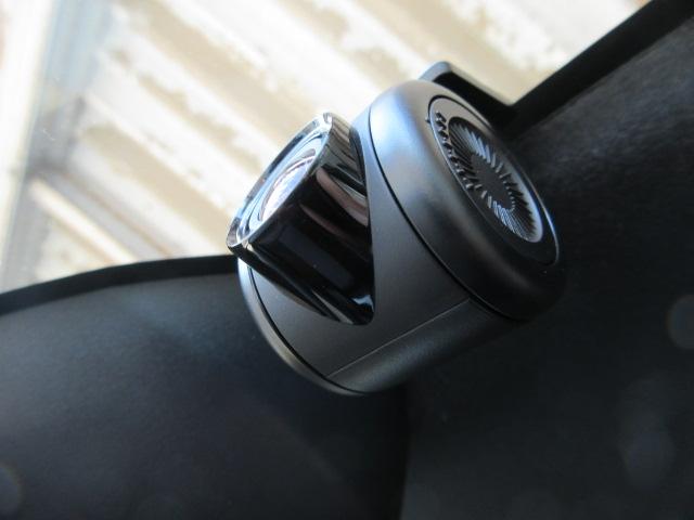 事故やトラブルに巻き込まれたときに真実を動画で残せます。 目撃者がいないときでも、ドライブレコーダーの映像が自分を守ってくれるのですから、とても心強い味方です。