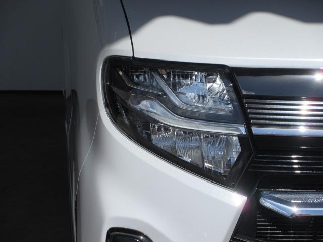 LEDヘッドランプは立ち上がりが早く、素早く前方を明るく照らしてくれます。