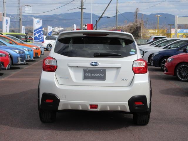 ＸＶ ２．０ｉ－Ｌ　アイサイト　アイドリングストップ　　タイヤ新品　プッシュエンジンスタート　リモコンアクセスキー　マルチファンクションディスプレイ　ＨＩＤヘッドライト　パドルシフト　オートライト　オートエアコン　運転席・助手席パワーシート　ドリンクホルダー（5枚目）