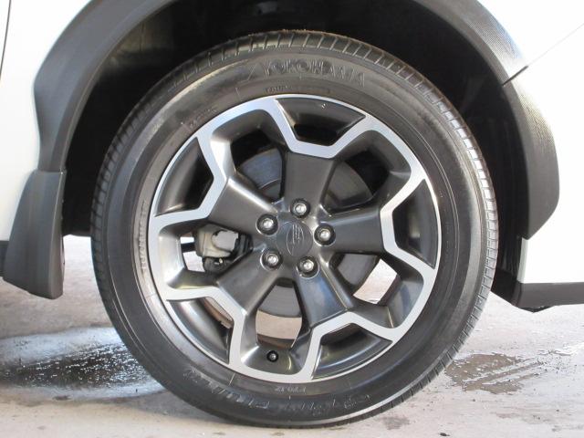 ＸＶ ２．０ｉ－Ｌ　アイサイト　アイドリングストップ　　タイヤ新品　プッシュエンジンスタート　リモコンアクセスキー　マルチファンクションディスプレイ　ＨＩＤヘッドライト　パドルシフト　オートライト　オートエアコン　運転席・助手席パワーシート　ドリンクホルダー（7枚目）