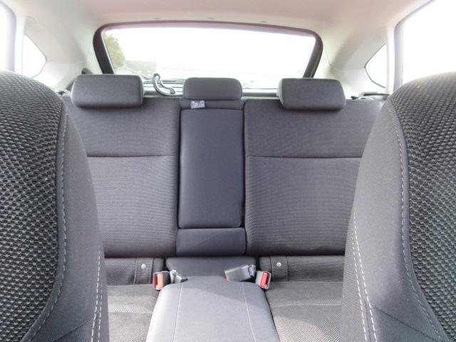 ＸＶ ２．０ｉ－Ｌ　アイサイト　アイドリングストップ　　タイヤ新品　プッシュエンジンスタート　リモコンアクセスキー　マルチファンクションディスプレイ　ＨＩＤヘッドライト　パドルシフト　オートライト　オートエアコン　運転席・助手席パワーシート　ドリンクホルダー（23枚目）