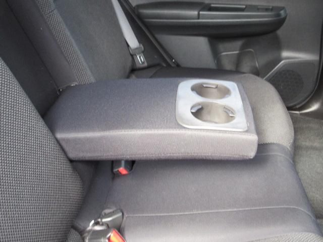 ＸＶ ２．０ｉ－Ｌ　アイサイト　アイドリングストップ　　タイヤ新品　プッシュエンジンスタート　リモコンアクセスキー　マルチファンクションディスプレイ　ＨＩＤヘッドライト　パドルシフト　オートライト　オートエアコン　運転席・助手席パワーシート　ドリンクホルダー（24枚目）