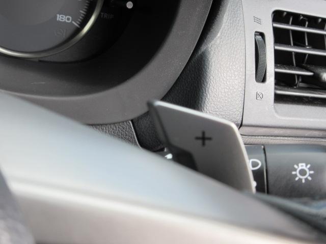 ＸＶ ２．０ｉ－Ｌ　アイサイト　アイドリングストップ　　タイヤ新品　プッシュエンジンスタート　リモコンアクセスキー　マルチファンクションディスプレイ　ＨＩＤヘッドライト　パドルシフト　オートライト　オートエアコン　運転席・助手席パワーシート　ドリンクホルダー（30枚目）