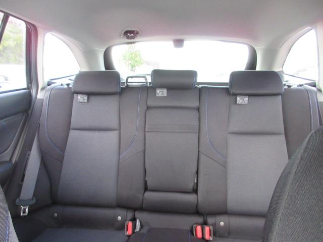 レヴォーグ １．６ＧＴ－Ｓ　アイサイト　地デジナビ　ドラレコ　ＥＴＣ　バックカメラ　サイドカメラ　リヤビークルディデクション　ＡＶＨ　電動パーキングブレーキ　パワーシート　　ＶＤＣ　スマートリヤビューミラー　アイドリングストップ　マルチファンクションディスプレイ（27枚目）