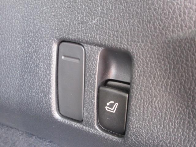 レヴォーグ １．６ＧＴ－Ｓ　アイサイト　地デジナビ　ドラレコ　ＥＴＣ　バックカメラ　サイドカメラ　リヤビークルディデクション　ＡＶＨ　電動パーキングブレーキ　パワーシート　　ＶＤＣ　スマートリヤビューミラー　アイドリングストップ　マルチファンクションディスプレイ（32枚目）