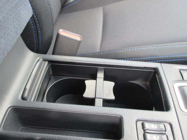 レヴォーグ １．６ＧＴ－Ｓ　アイサイト　地デジナビ　ドラレコ　ＥＴＣ　バックカメラ　サイドカメラ　リヤビークルディデクション　ＡＶＨ　電動パーキングブレーキ　パワーシート　　ＶＤＣ　スマートリヤビューミラー　アイドリングストップ　マルチファンクションディスプレイ（59枚目）