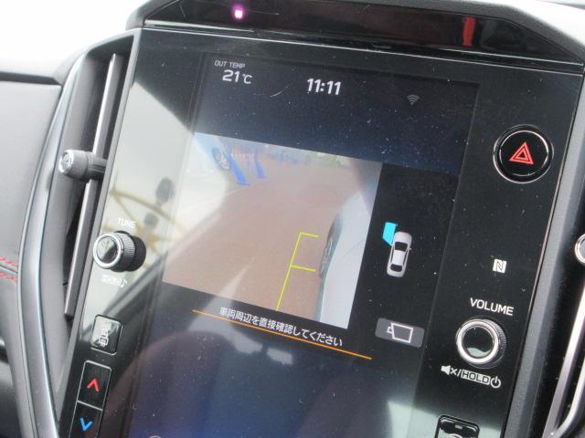 ディスプレイに、サイドカメラを通して、死角になる左フェンダー下付近が映し出されますので安心です。細い道路を走行するときに、大活躍。脱輪や大事な愛車に傷をつけることなく走行が可能。
