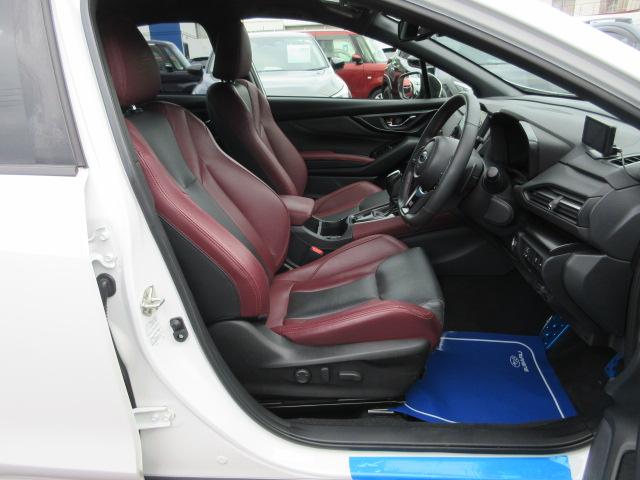 フロントシートは、しっかりと身体をサポートし、事故の原因となる疲れを軽減します。疲れを感じず、街中の運転や長距離ドライブが出来ますので、運転することの愉しさを感じていただけます。