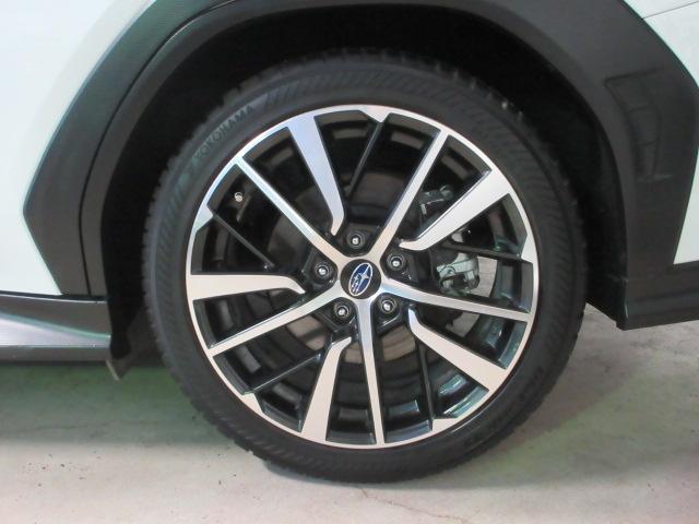 右後  アルミホイールは、カッコイイだけではなく、燃費にも影響するアイテムなんですよ!