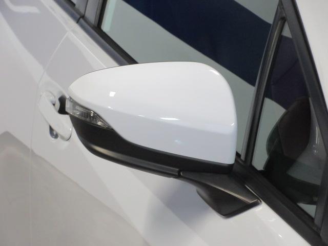 ウインカー付ドアミラー歩行者や自転車、対向車なども見やすく安全性に効果的です。ご自身にとっても、相手方にとっても安心・安全が第一です。