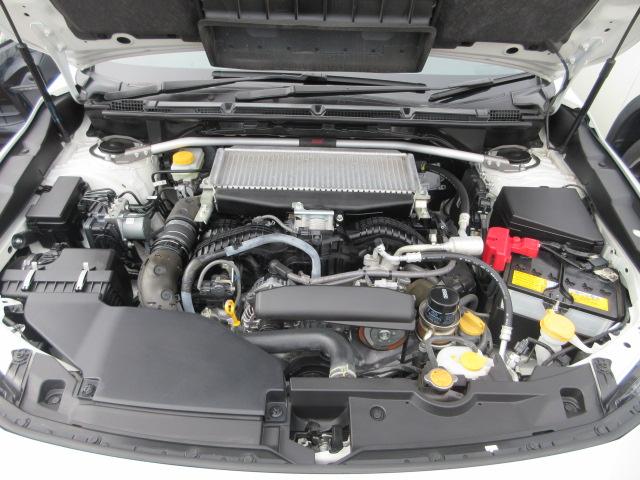 2.4L BOXER 直噴ターボ “DIT”    2000rpmの低回転域から発揮されるフラットなトルク特性とターボラグを感じさせないレスポンスの良さが魅力です