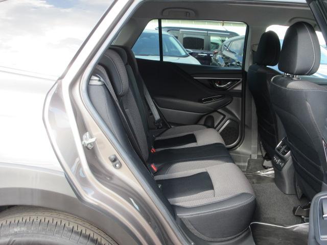 レガシィアウトバック リミテッドＥＸ　アイサイト　メモリ地デジナビ　ＥＴＣ　バックカメラ　サイドカメラ　フロントカメラ　リヤビークルディデクション　オートビークルホールド　自動防眩ルームミラー　Ｘ－ＭＯＤＥ　アイドリングストップ　電動パーキングブレーキ　ＶＤＣ（32枚目）