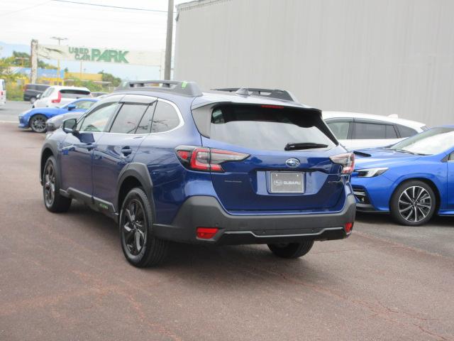 ボディカラーは，サファイアブルーパールです。