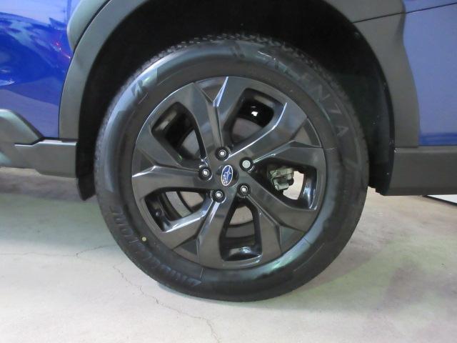 左後　アルミホイールは、カッコイイだけではなく、燃費にも影響するアイテムなんですよ！