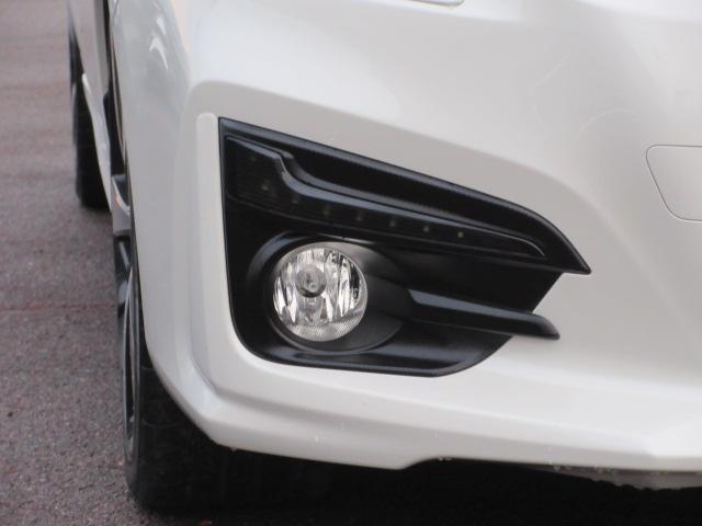 �t�H�O�����v�́A���̒���A�ׂ����Ŏ��E���m�ۂɍœK�ł��B���E�̈����V��ł����S�^�]���\�ł��B���̑����G�߂̏t��H�ɂ��A���S���ďo�������������܂��B