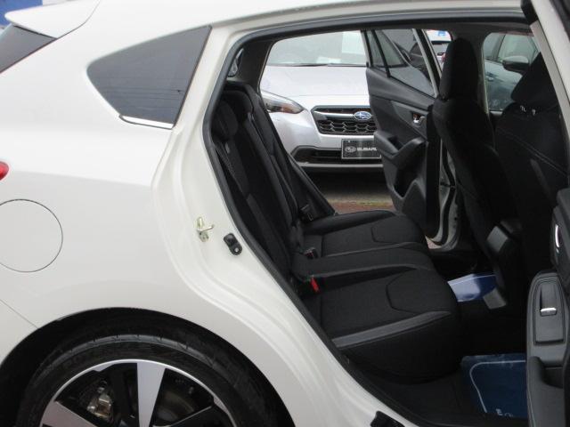 �����V�[�g�́A�t�����g�V�[�g�@�̃��[���s�b�`�g���V�[�g�o�b�N�̔w�ʌ`��̍H�v�ɂ�萡�@�ȏ�̋��Z�����������Ă��܂��B���~������₷���A���ɂ����\���ƂȂ��Ă���܂��B