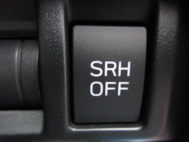 �r�q�g�@�X�e�A�����O����ɍ��킹�ăN���}�̐i�s�����𑁂߂ɏƂ炵�܂��B��̌����_�̉E���܎��ɓ��H�����f������s�҂��m�F���ȒP�B�X���̏��Ȃ��R���ȂǁA���ʂ��̈����J�[�u���i�s��������������ƏƂ炵���S�B