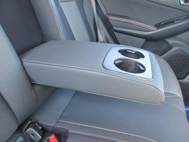 ＸＶ ２．０ｉ－Ｓ　アイサイト　ＳＤ地デジナビ　ドラレコ　ＥＴＣ　バックカメラ　サイドカメラ　ヒルホールド　ＳＲＨ　ＶＤＣ　Ｘ－ＭＯＤＥ　パドルシフト　オートライト　マルチファンクションディスプレイ　ＬＥＤヘッドライト　フォグランプ　電動パーキングブレーキ（28枚目）