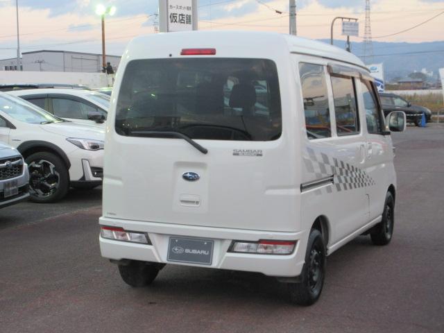 サンバーバン VC スマートアシスト CDオーディオ リモコンキー マニュアルエアコン アクセサリーソケット 光軸調整ダイヤル パワステ オーバーヘッドシェルフ パワーウインドウ 運転席乗降グリップ 助手席乗降グリップ カップホルダー(2枚目)