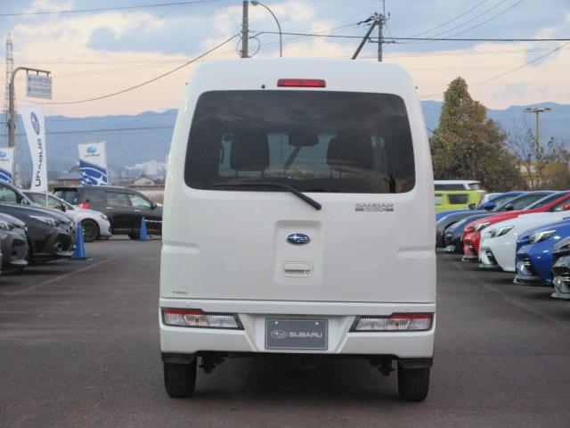 サンバーバン VC スマートアシスト CDオーディオ リモコンキー マニュアルエアコン アクセサリーソケット 光軸調整ダイヤル パワステ オーバーヘッドシェルフ パワーウインドウ 運転席乗降グリップ 助手席乗降グリップ カップホルダー(5枚目)