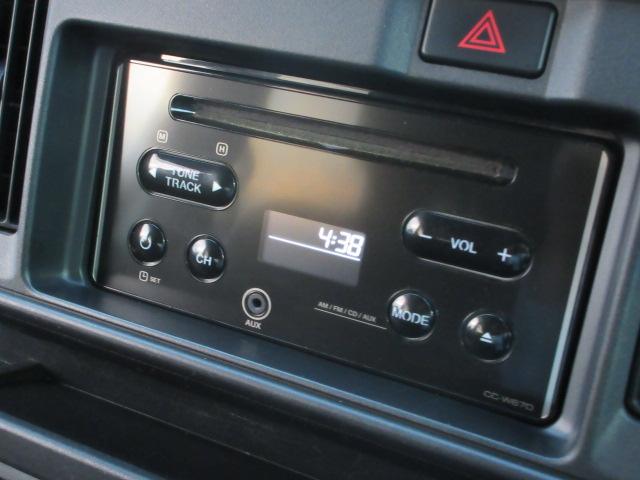 サンバーバン VC スマートアシスト CDオーディオ リモコンキー マニュアルエアコン アクセサリーソケット 光軸調整ダイヤル パワステ オーバーヘッドシェルフ パワーウインドウ 運転席乗降グリップ 助手席乗降グリップ カップホルダー(11枚目)