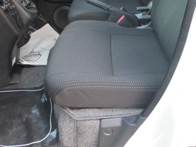 サンバーバン VC スマートアシスト CDオーディオ リモコンキー マニュアルエアコン アクセサリーソケット 光軸調整ダイヤル パワステ オーバーヘッドシェルフ パワーウインドウ 運転席乗降グリップ 助手席乗降グリップ カップホルダー(16枚目)