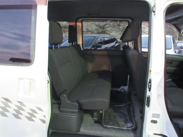 サンバーバン VC スマートアシスト CDオーディオ リモコンキー マニュアルエアコン アクセサリーソケット 光軸調整ダイヤル パワステ オーバーヘッドシェルフ パワーウインドウ 運転席乗降グリップ 助手席乗降グリップ カップホルダー(18枚目)