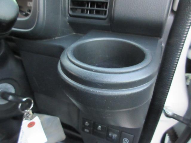 サンバーバン VC スマートアシスト CDオーディオ リモコンキー マニュアルエアコン アクセサリーソケット 光軸調整ダイヤル パワステ オーバーヘッドシェルフ パワーウインドウ 運転席乗降グリップ 助手席乗降グリップ カップホルダー(35枚目)